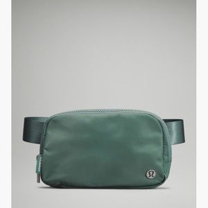 Lululemon Everywhere Belt Bag - Tidewater Teal